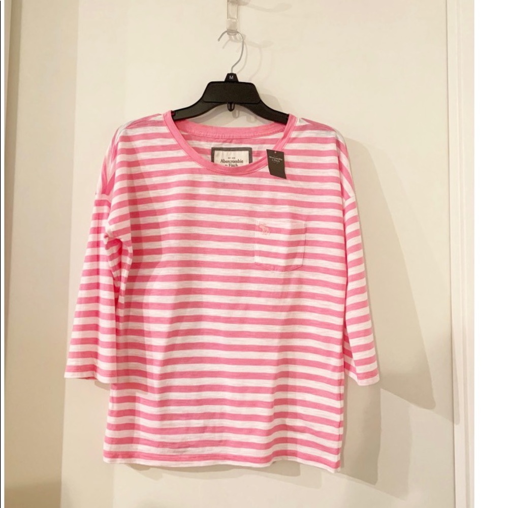 Abercrombie & Fitch Women’s T-Shirt. Size Med NWT